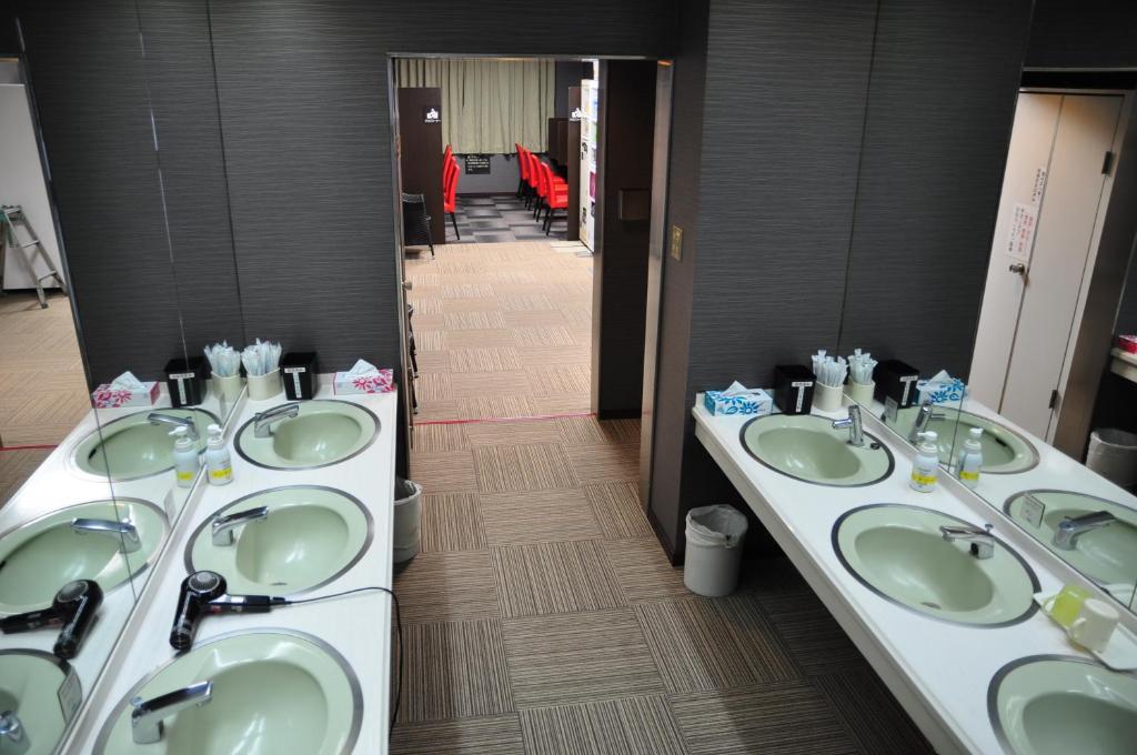Capsule Hotel&Sauna Ikebukuro Plaza Tokio Exterior foto